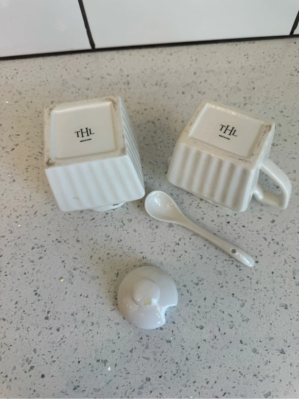 THL White Ceramic Sugar Bowl & Creamer Set - Picture 6 of 6